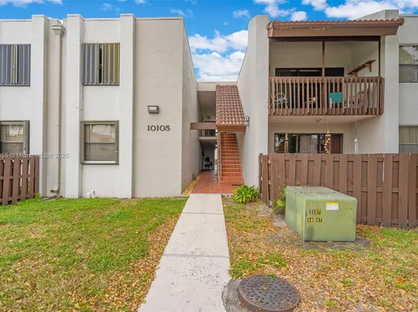 10105 NW 9th Street Cir #9-105, Miami, FL 33172