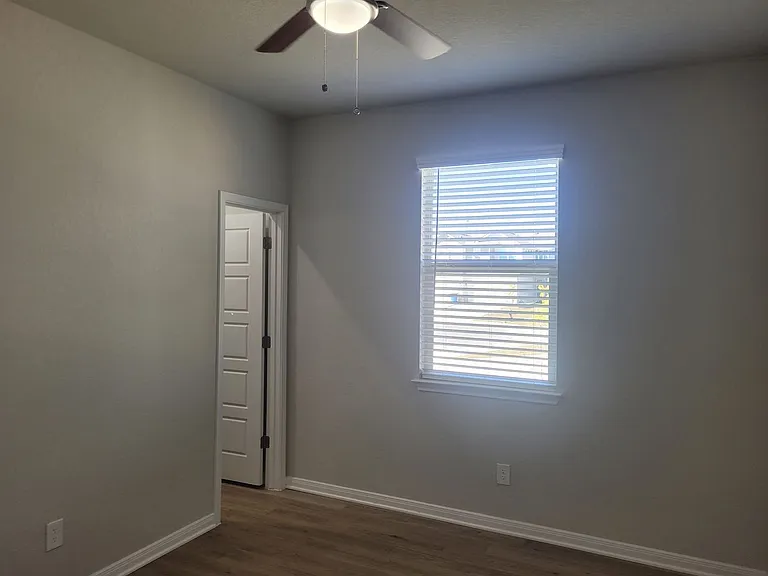 320 Caleb Ct — Photo 13
