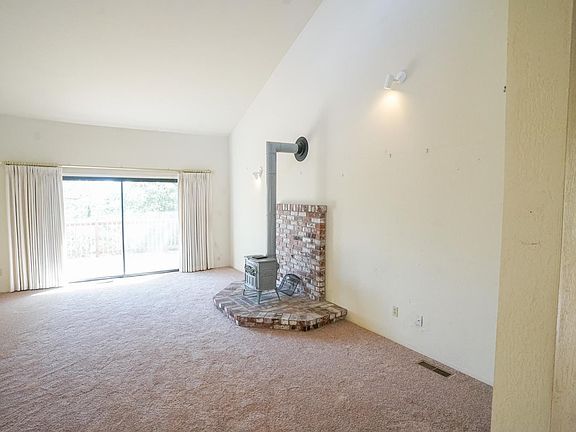 5th image of 11570 Quail Ct