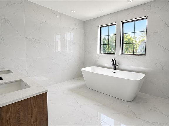 3rd image of 295 Georgian Dr