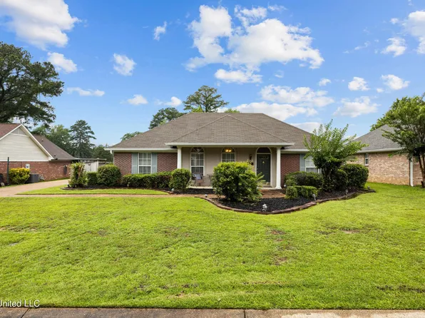 111 Live Oaks Blvd, Pearl, MS 39208