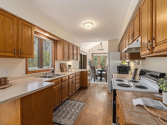 5th image of 6130 N 35th St