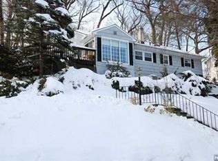 324 Hillcrest Rd, Ridgewood, NJ 07450