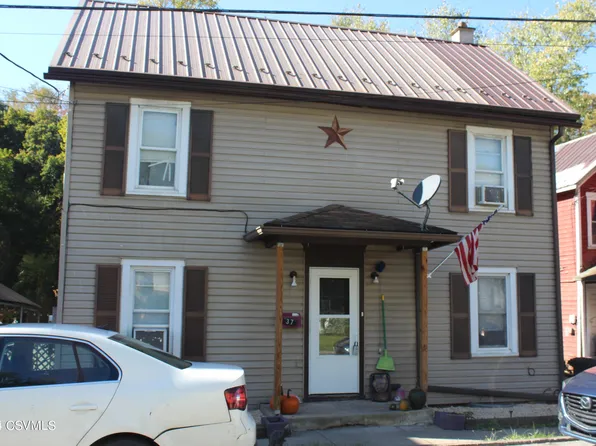 37 Brook St, Montgomery, PA 17752