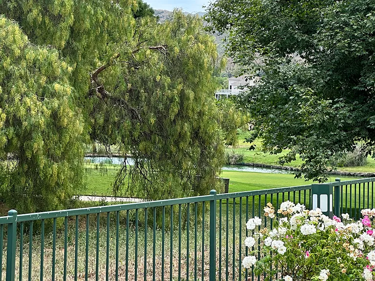 402 Country Club Dr #B — Photo 1