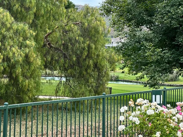 402 Country Club Dr APT B, Simi Valley, CA 93065