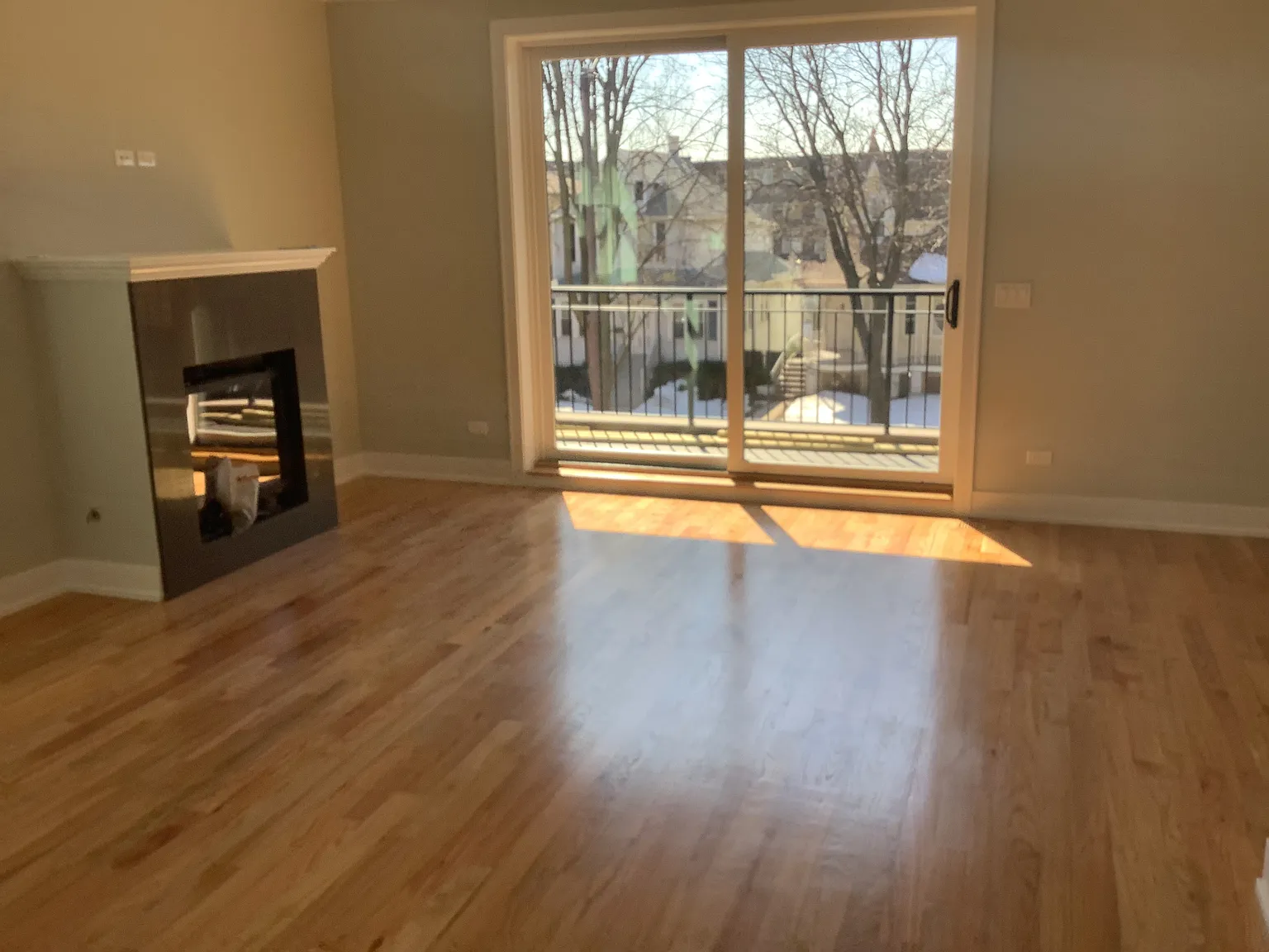 3 bed, 2.5 bath, 1100 sqft, $2,850 — Photo 2