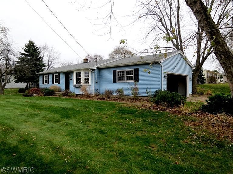 1st image of 4690 Bonneville Dr NE