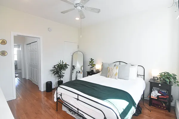 Rented by The Agency | media 10