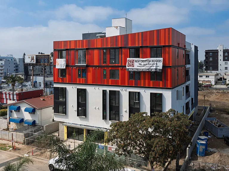 Lux Catalina — Photo 2