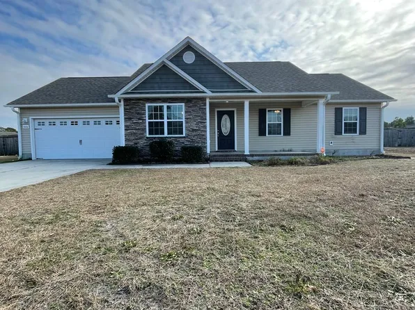 308 Sinclair Ln, Hubert, NC 28539