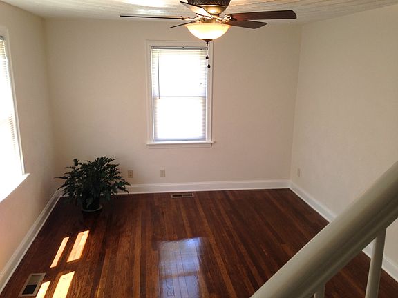Living Rm (refnshd wood floor/plaster)