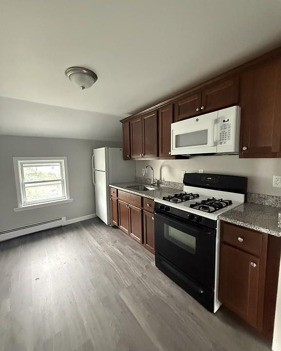 1st image of 224 Mulberry St