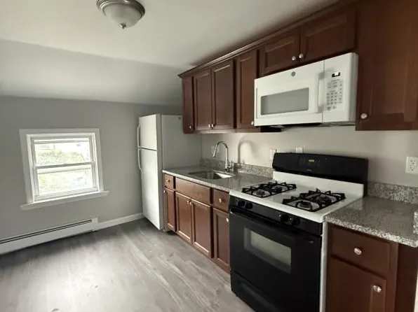 224 Mulberry St, Fall River, MA 02721