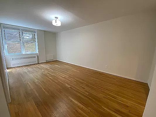 1st image of 270 W 25th St #3E