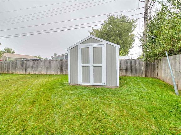 5th image of 2132 Elm Ave