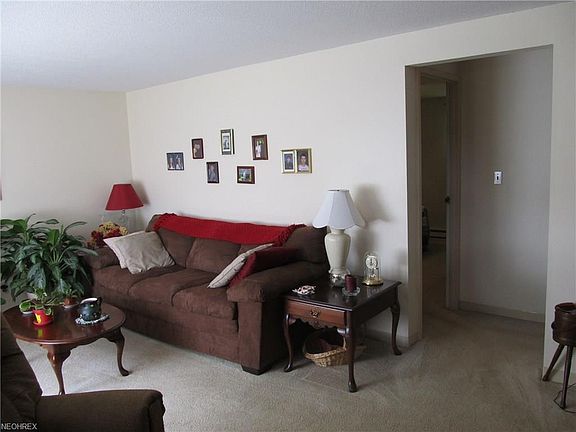 4th image of 328 Cynthia Dr