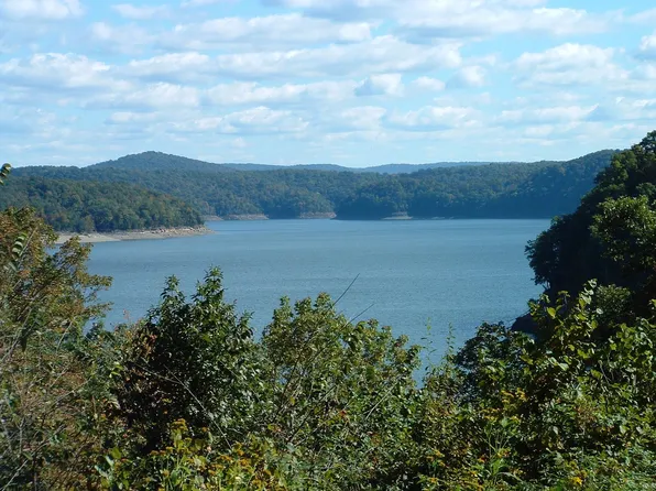 27 Hickory Point Dr, Monticello, KY 42633