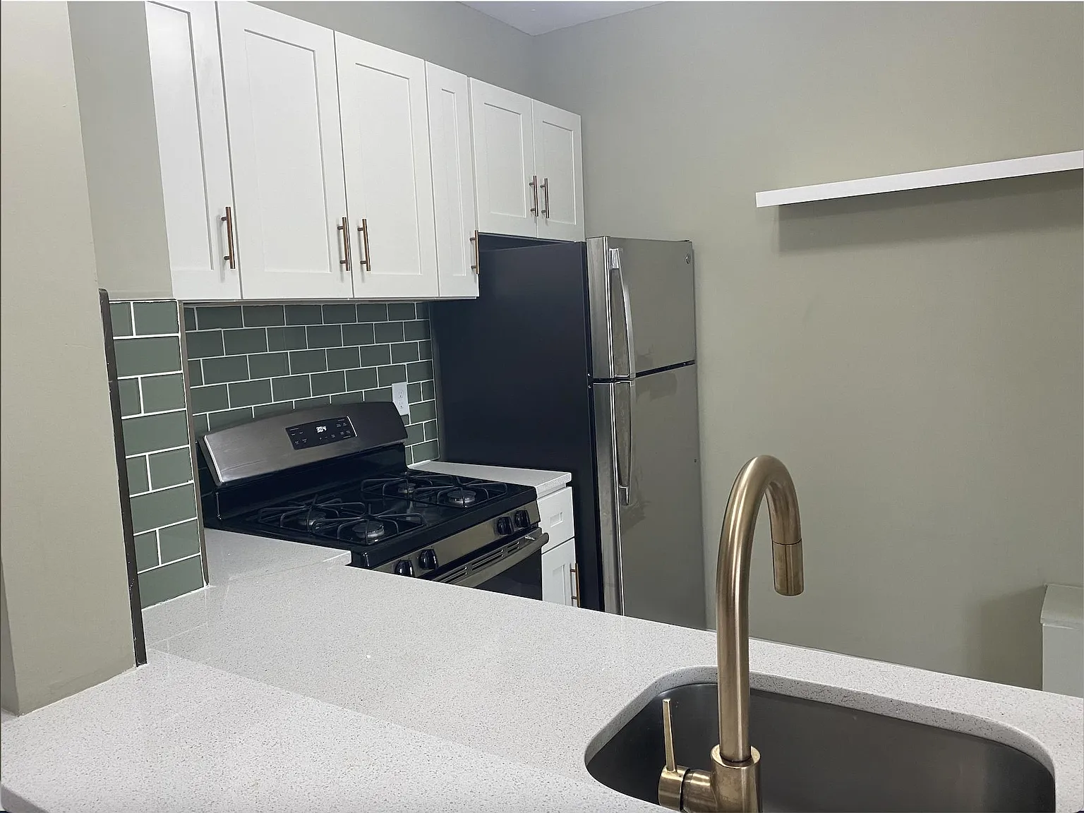 Studio, 550 sqft, $898 — Photo 4