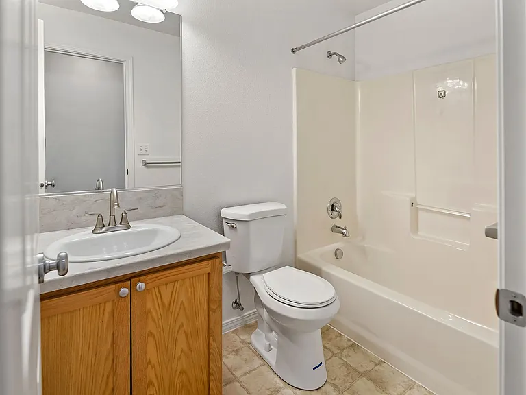 1611 SW San Mateo Ter — Photo 18