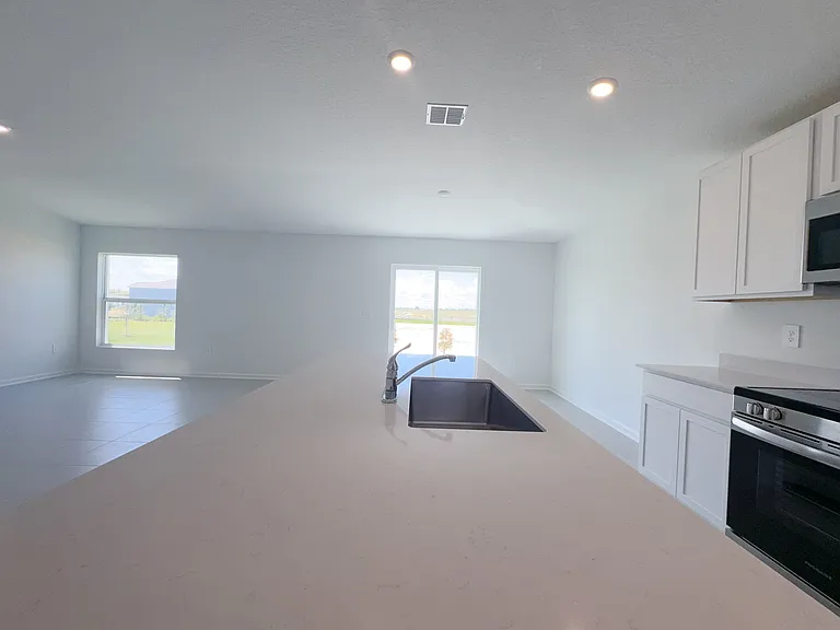 2362 McKinley Dr — Photo 13