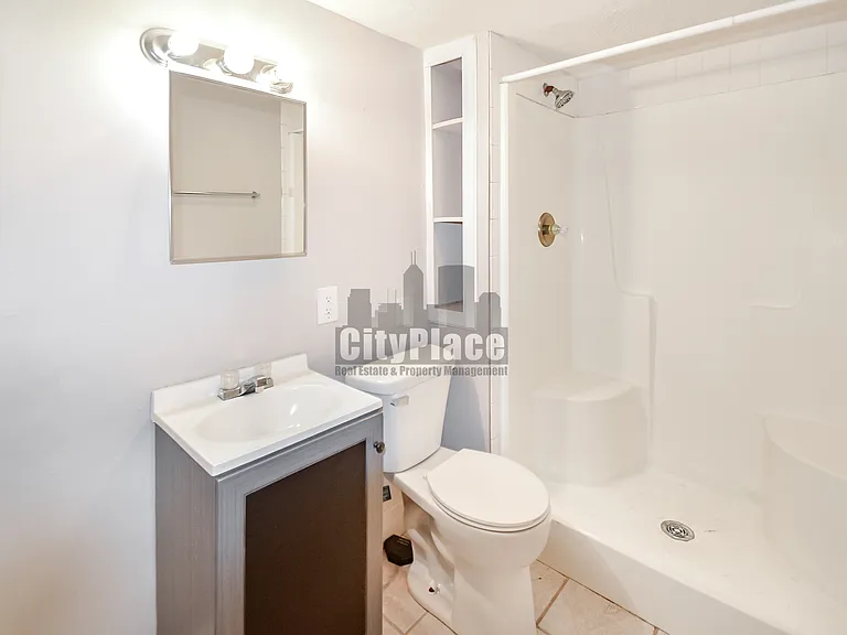 2633 S Randolph St #B — Photo 11