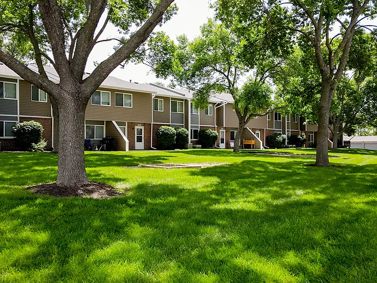 Sunset Ridge Townhomes — Photo 9
