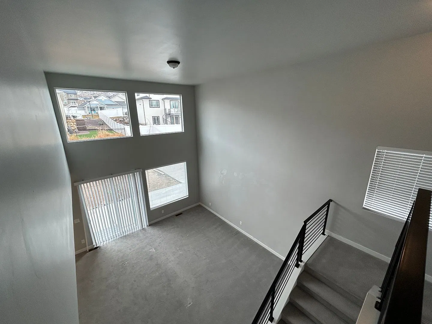 4 Bedroom 3 Bathroom Home in Saratoga Springs! — Photo 4