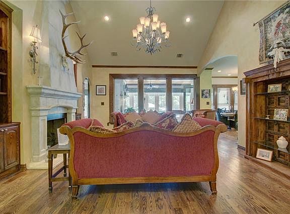 4th image of 620 Hasten Ct