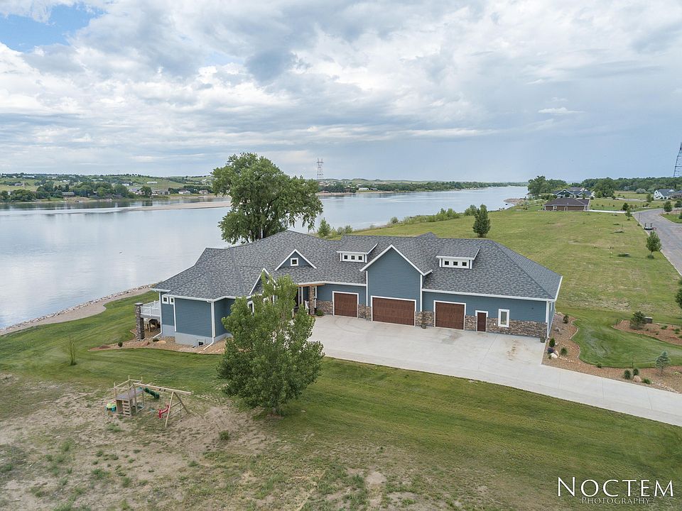 6200 Misty Waters Dr, Bismarck, ND 58503 Zillow