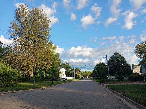 5th image of 2076 Case Ave E