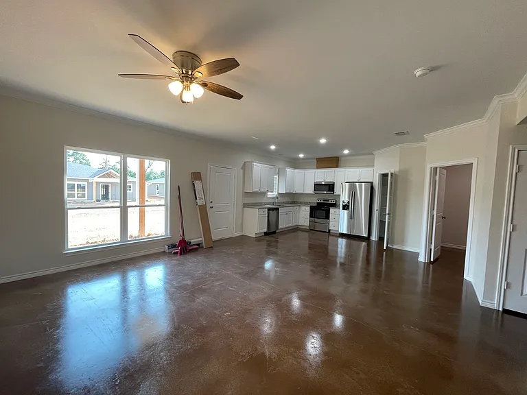 150 Stephens Rd — Photo 9