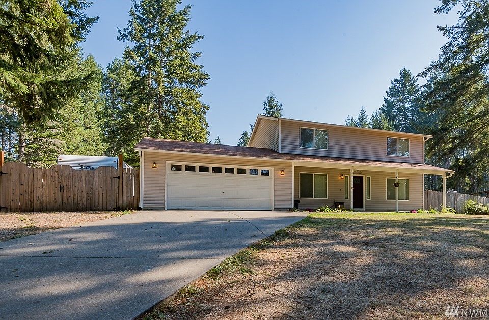 Gorgeous 1768 sqft home sitting on .38 Acre with community access to Wye Lake