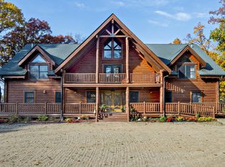 11240 S Oak Dr, Delton, MI 49046