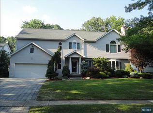 39 Alden Rd, Paramus, NJ 07652