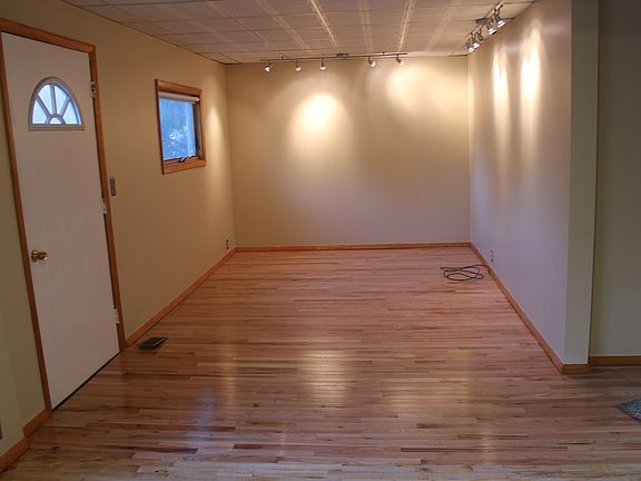 2nd image of 142 Almont Ave #1