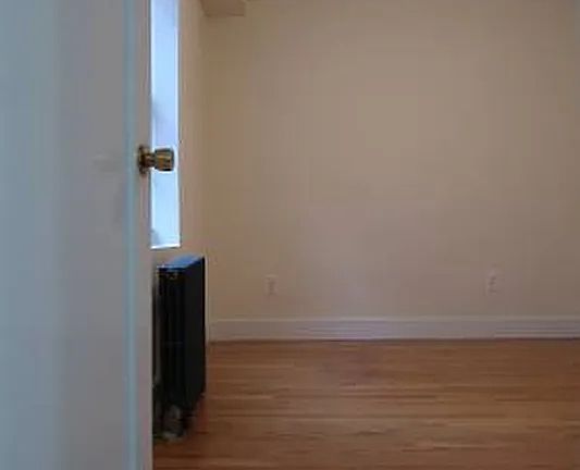 5th image of 90 Laurel Hill Ter APT 1J
