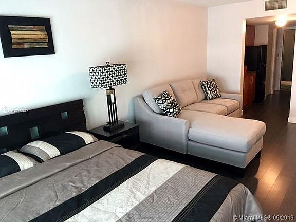 4th image of 1200 Brickell Bay Dr APT 3610