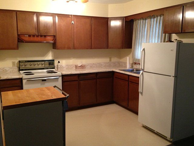 2nd image of 408 Sharr Ave