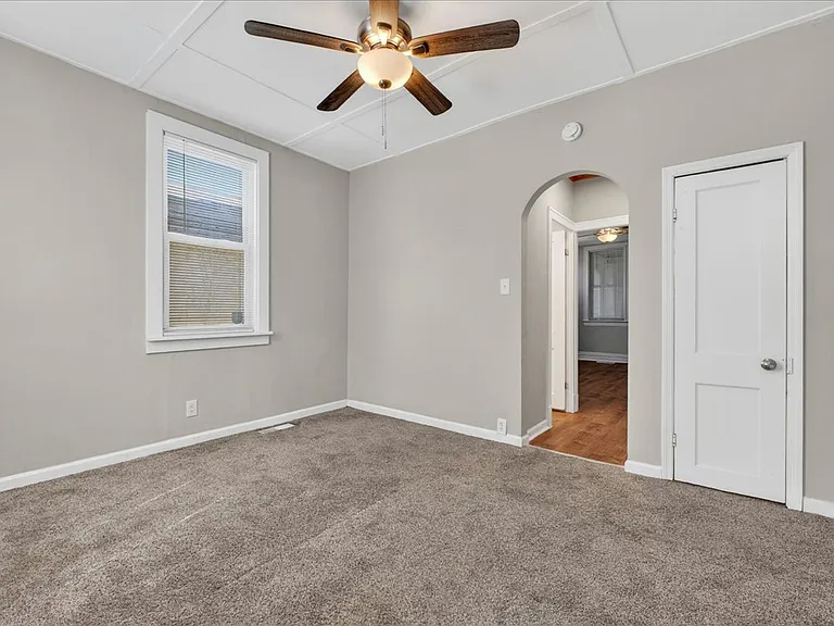6118 Vermont Ave — Photo 17