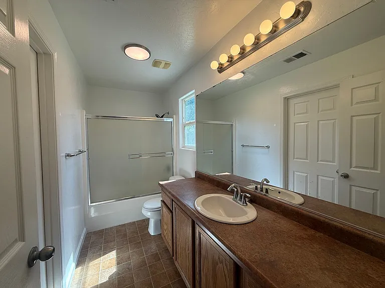 3331 N Linda Vista St — Photo 24