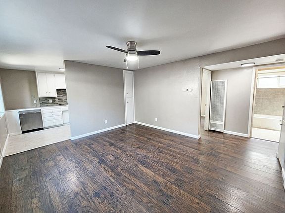3rd image of 2107 27th St APT 2