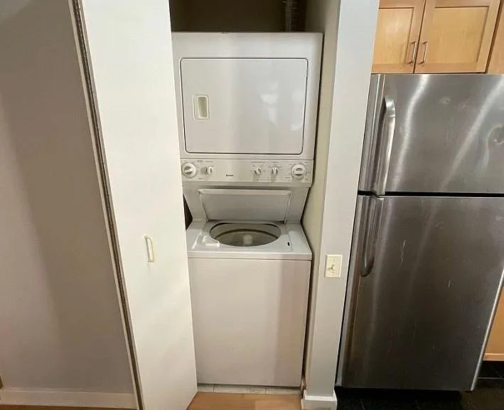5 N Wabash Ave #1401 — Photo 18
