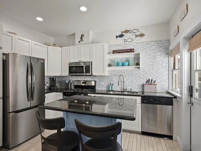 1106 4th St APT 4, Coronado, CA, 92118