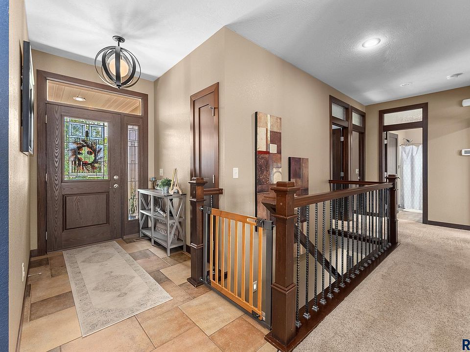 2808 W 95th St, Sioux Falls, SD 57108 | Zillow