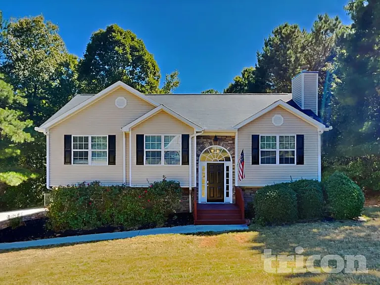 564 Brewer Dr — Photo 1
