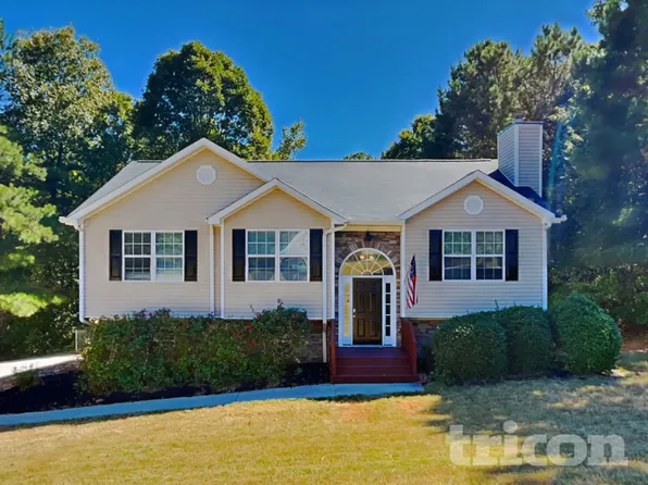 564 Brewer Dr, Locust Grove, GA 30248