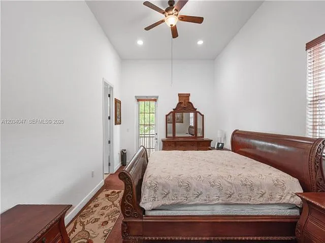 623 SW 146th Ter — Photo 12