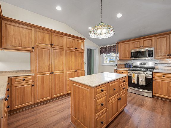 5th image of 246 Acton Rd