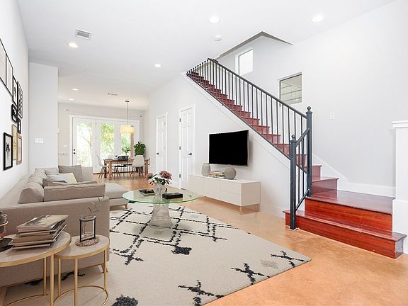 2nd image of 3003 Lovell Dr #A